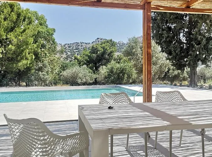 Chrysanthi Villa, Living In Nature 빌라 *