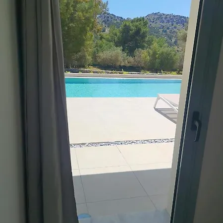 Chrysanthi Villa, Living In Nature Villa *